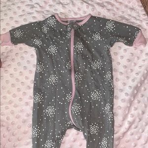 Onesie / PJs